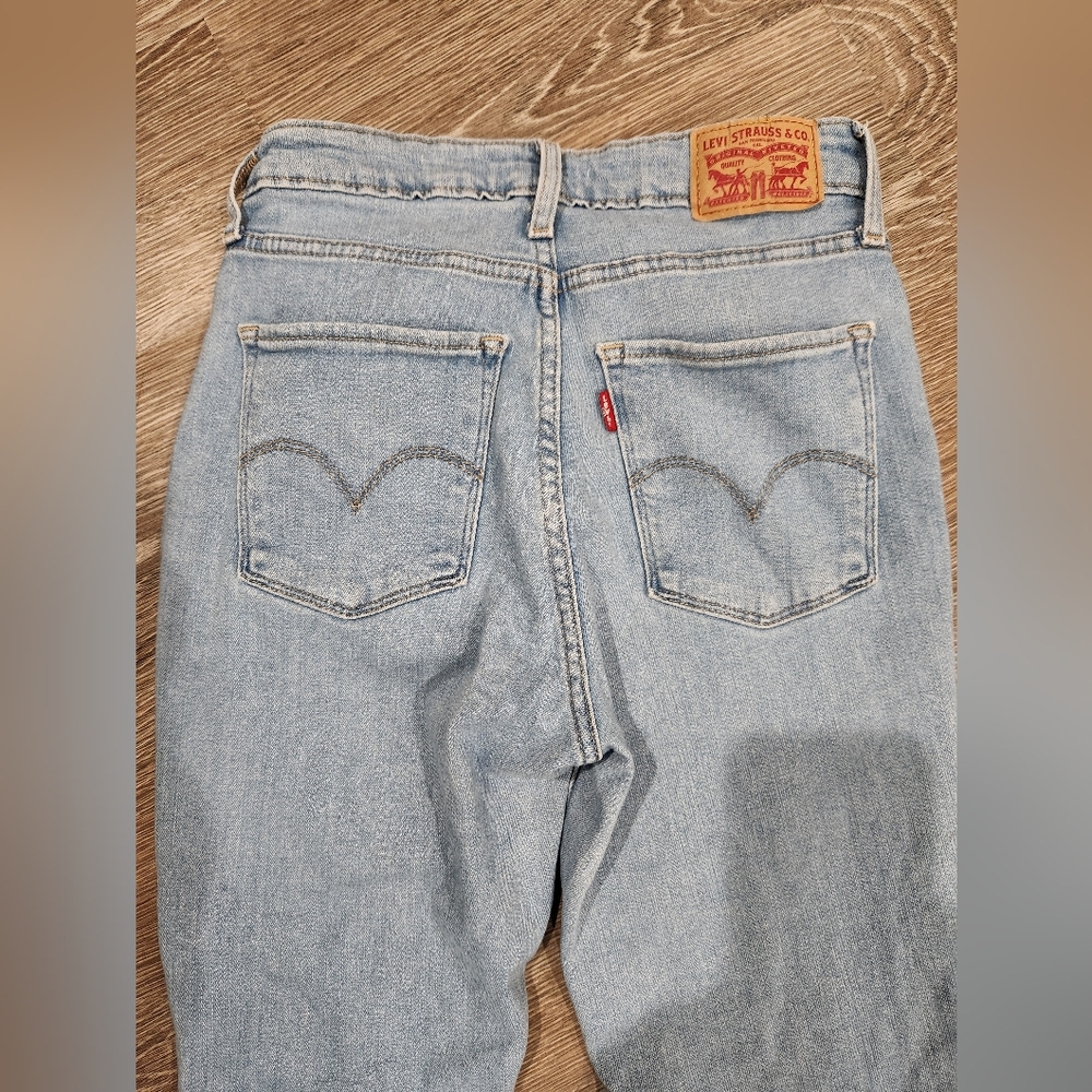 Levi's Women's Light Blue Ripped Skinny Jeans Size 26 - Picture 10 of 10